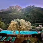 Paradiset Red Nest In Colletta * CASTELBIANCO