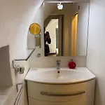 Paradiset Red Nest In Colletta CASTELBIANCO